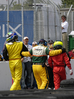 Justin Wilson and Cristiano da Matta out of their car