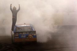 Race winner Kyle Busch, Joe Gibbs Racing Toyota