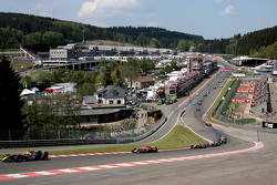 Start: Jean-Eric Vergne ahead of teammate Robert Wickens