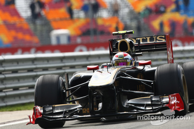Vitaly Petrov, Lotus Renault GP