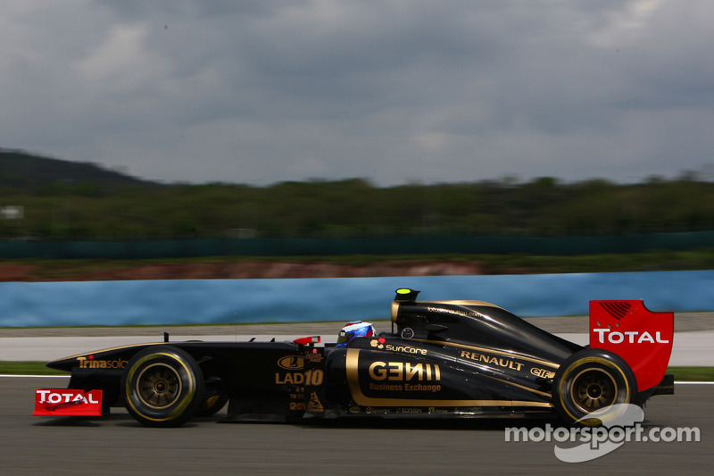 Vitaly Petrov, Lotus Renalut F1 Team