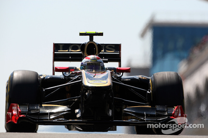 Vitaly Petrov, Lotus Renault GP