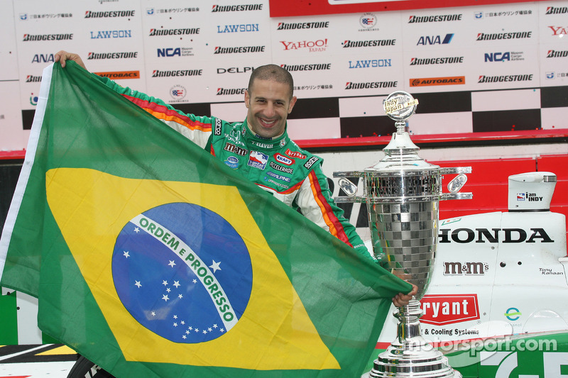 Apesar de ter ficamos ‘apenas’ na terceira colocação no campeonato, em 2007 Kanaan conseguiu o maior número de vitórias, cinco. A primeira foi em Motegi, no Japão.
