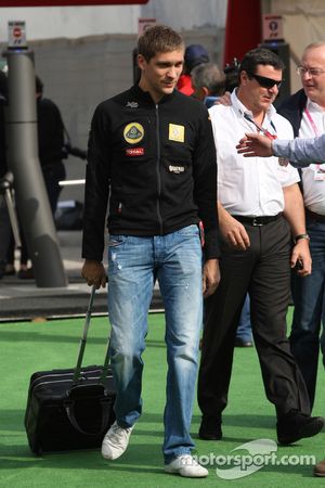 Vitaly Petrov, Lotus Renault GP