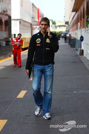 Виталий Петров, Lotus Renault GP
