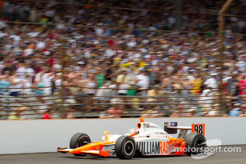Dan Wheldon staubt ab!