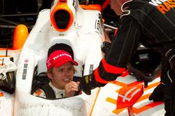 Victory Lane : le vainqueur Dan Wheldon, Bryan Herta Autosport with Curb / Agajanian fête sa victoire