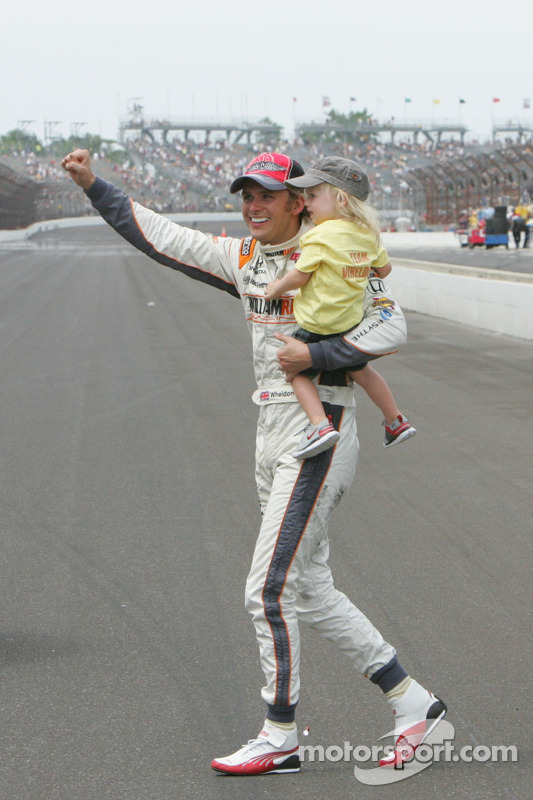 2011: Dan Wheldon met zoontje Oliver