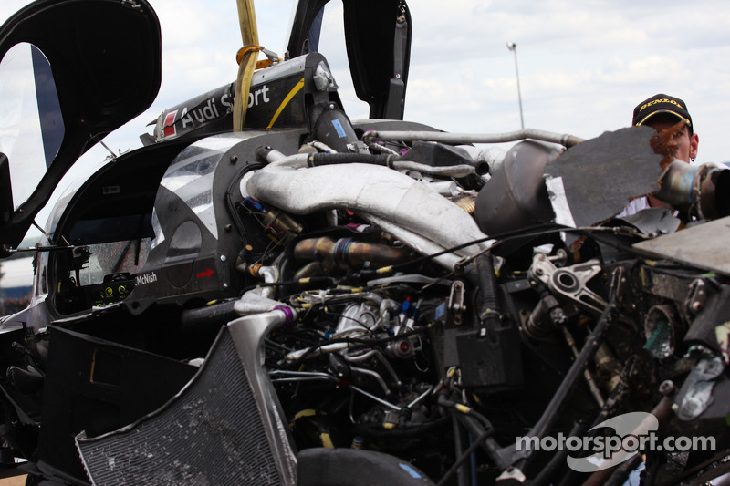 #3 Audi Sport North America Audi R18 TDI na crash Allan McNish