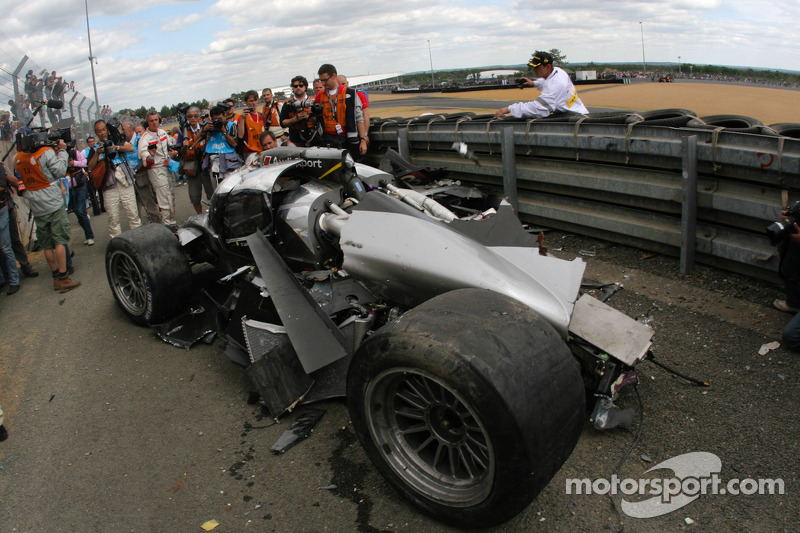 #3 Audi Sport North America Audi R18 TDI na crash Allan McNish
