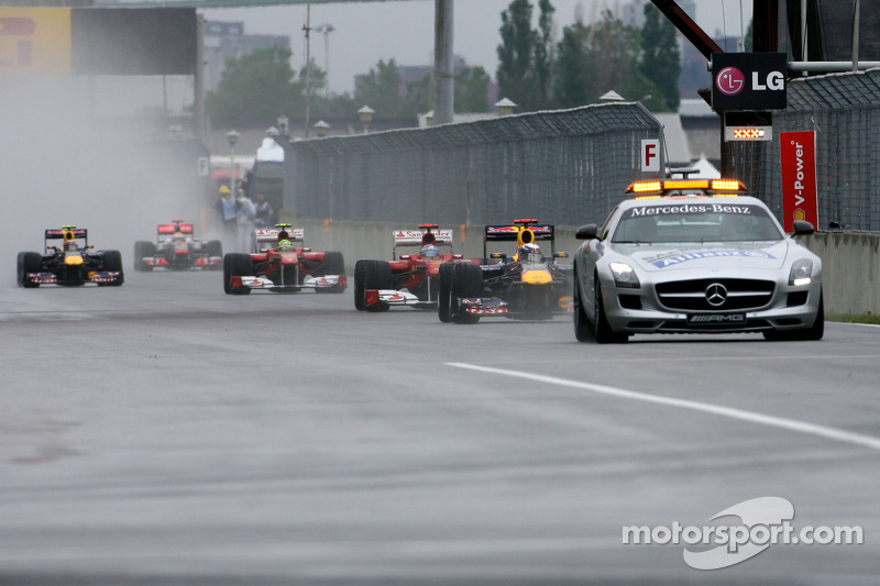 Sebastian Vettel, Red Bull Racing behind the safety car