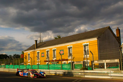 #10 Team Oreca Matmut Peugeot 908 HDI-FAP: Nicolas Lapierre, Loïc Duval, Olivier Panis