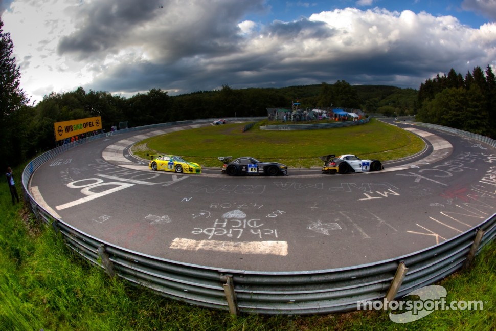 #4 Need for Speed Team Schubert BMW Z4GT3: Marko Hartung, Jörg Viebahn, Tom Coronel, Claudia Hürtgen, #69 Dörr Motorsport BMW Z4 GT3: Rudi Adams, Chris Goodwin, #11 Manthey Racing Porsche 911 GT3 R: Marc Lieb, Timo Bernhard, Romain Dumas, Lucas Luhr