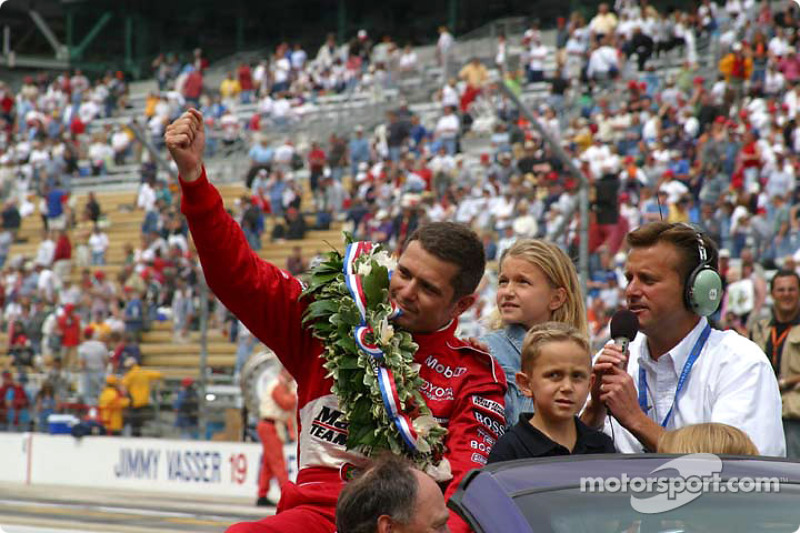 2003 - Gil de Ferran é o terceiro brasileiro a vencer em Indianápolis