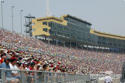 Kansas crowd