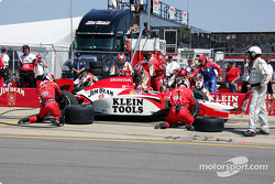 Pitstop for Dan Wheldon