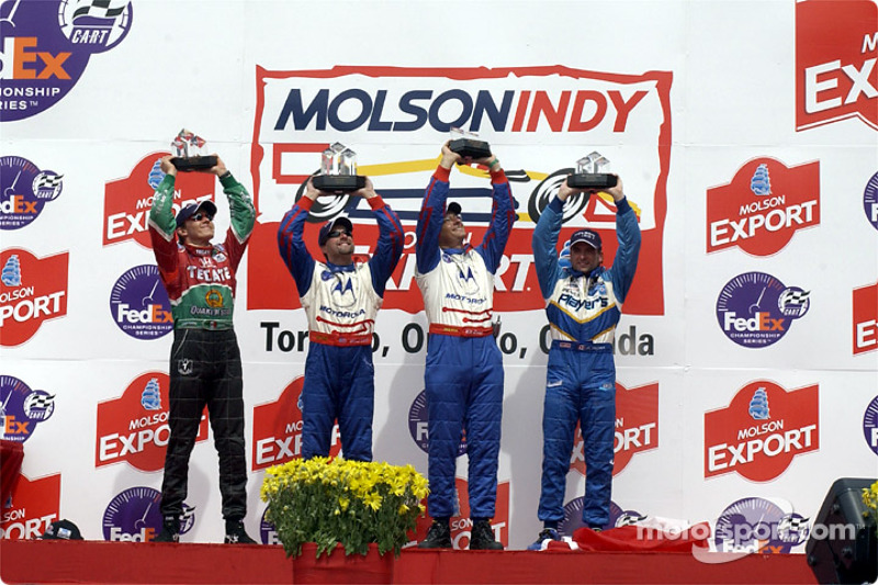 El podio: Adrián Fernández, Michael Andretti y Alex Tagliani