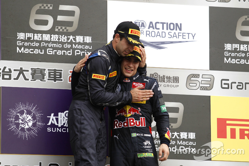 António Félix da Costa foi o grande vencedor do GP de Macau. Sérgio Sette Câmara conseguiu a terceira posição nas duas baterias.