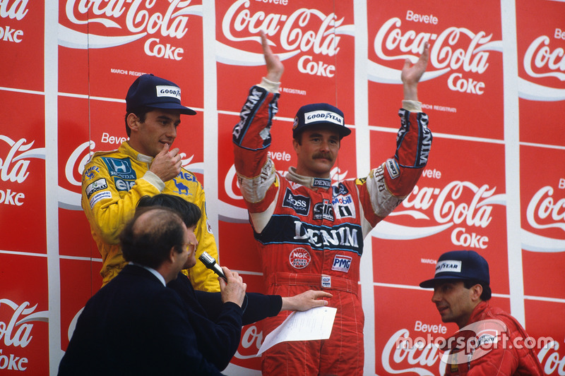 Podio: ganador de la carrera Nigel Mansell, Williams, segundo lugar Ayrton Senna, Team Lotus, tercer lugar Michele Alboreto, Ferrari