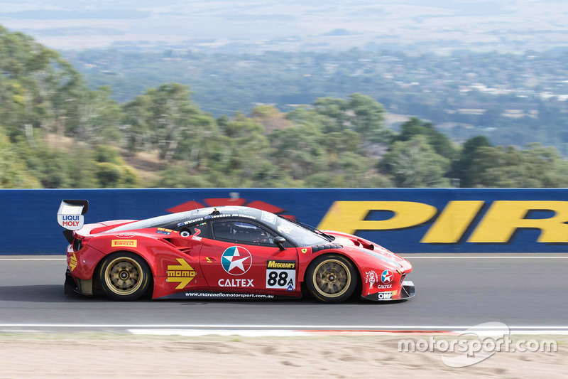 #88 Maranello Motorsport, Ferrari 488 GT3: Toni Vilander, Craig Lowndes, Jamie Wincup