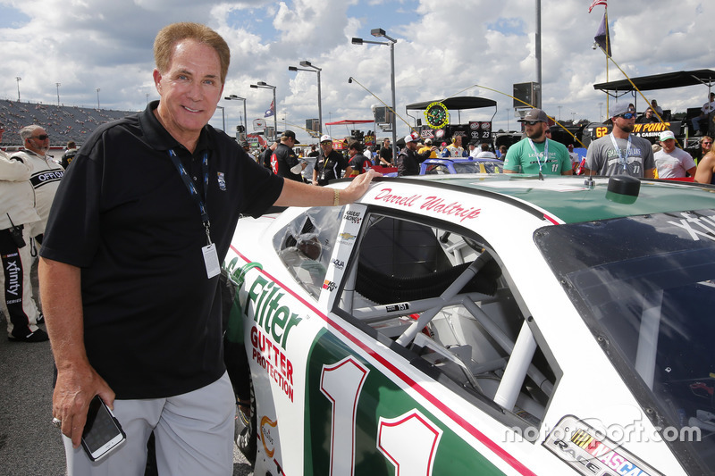 Platz 5: Darrell Waltrip – 3.028 Runden