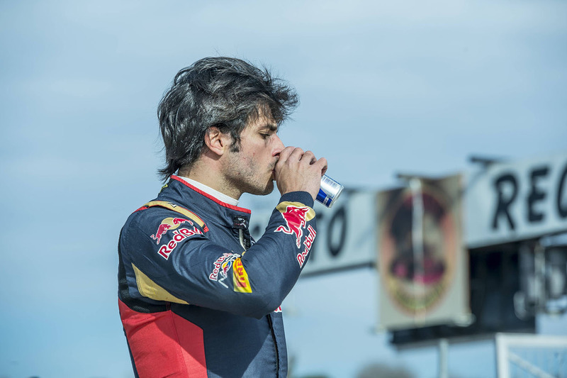 Carlos Sainz Jr., Scuderia Toro Rosso entrenando en el circuito de karting de Recas