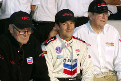 Cristiano da Matta celebrates 2002 CART Championship with Paul Newman and Carl Haas