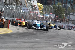 Start: Paul Tracy führt