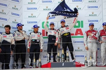 LMP1 podium: race winner Anthony Davidson and Sébastien Bourdais, second place Franck Montagny, Stéphane Sarrazin, third place Marcel Fässler, Timo Bernhard