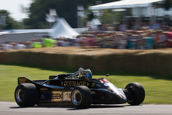 La Lotus 88 à double châssis