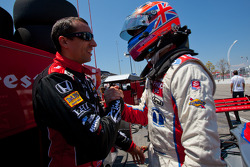 Temporary pole winner Stefan Wilson, Andretti Autosport celebrates with brother Justin Wilson