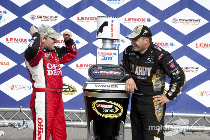 Juli 2011: Der erste Doppelerfolg für Stewart/Haas Racing