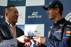 Voorstelling nieuwe Casio Edifice Sebastian Vettel horloge, Red Bull Racing