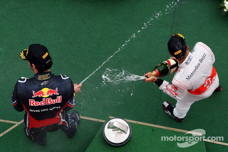 Podyum: Yarış galibi Lewis Hamilton, McLaren Mercedes, 3. Mark Webber, Red Bull Racing
