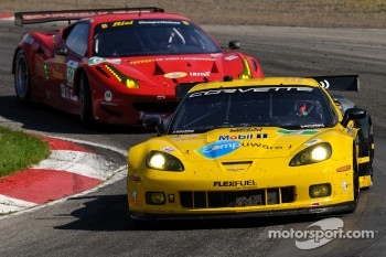 #4 Corvette Racing Chevrolet Corvette C6 ZR1: Oliver Gavin, Jan Magnussen, #62 Risi Competizione Ferrari F458 Italia: Jaime Melo, Toni Vilander