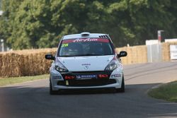 Nicolas Hamilton: Renault Clio Cup