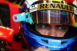 Виталий Петров, Lotus Renault GP