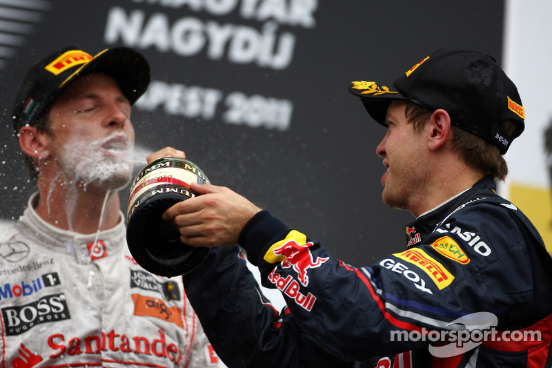 Podyum: Yarış galibi Jenson Button, McLaren Mercedes, 2. Sebastian Vettel, Red Bull Racing