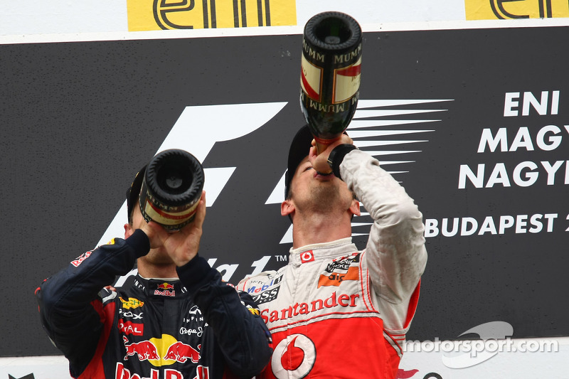 Podyum: Yarış galibi Jenson Button, McLaren Mercedes, 2. Sebastian Vettel, Red Bull Racing