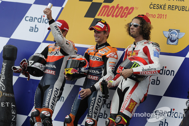 Podio: 1º Casey Stoner, 2º Andrea Dovizioso, 3º Marco Simoncelli