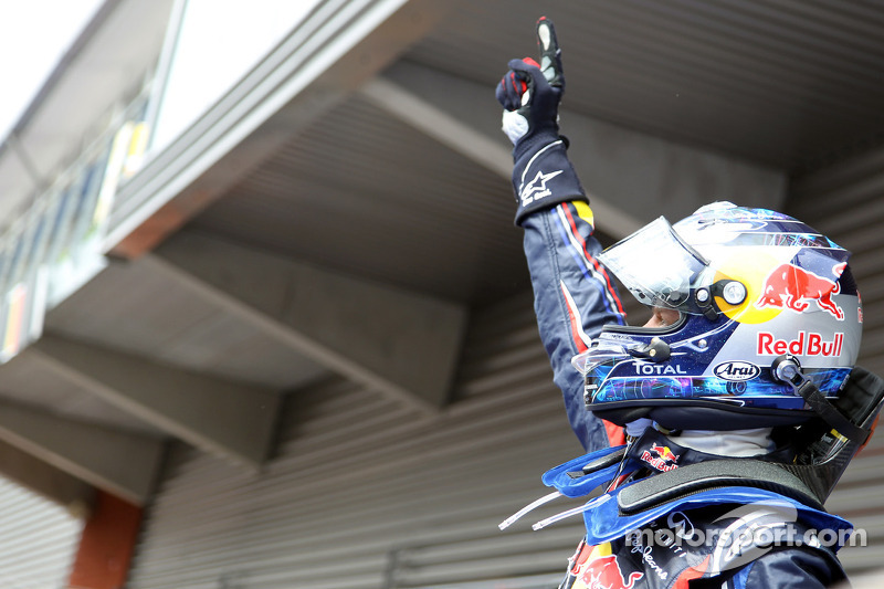 Le vainqueur Sebastian Vettel, Red Bull Racing, célèbre