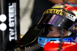 Виталий Петров, Lotus Renault GP