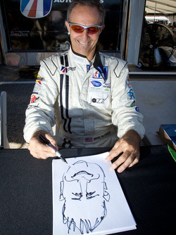 Mark Patterson draws a caricature of Motorsport.com's Eric Gilbert