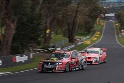 Toll Holden Racing Team : Garth Tander, Nick Percat ; Team Vodafone : Craig Lowndes, Mark Skaife