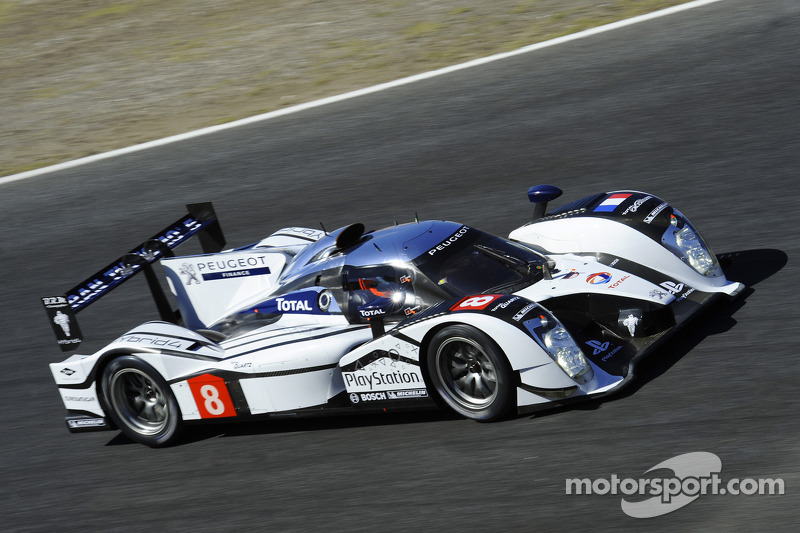 Nicolas Minassian prueba el Peugeot 908 HYbrid4