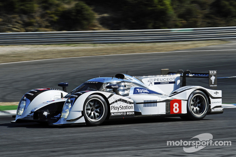 Nicolas Minassian prueba el Peugeot 908 HYbrid4