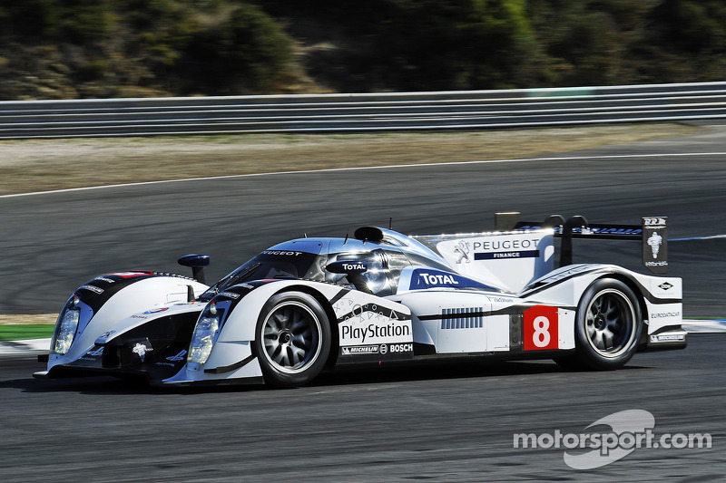 Nicolas Minassian tests the Peugeot 908 HYbrid4