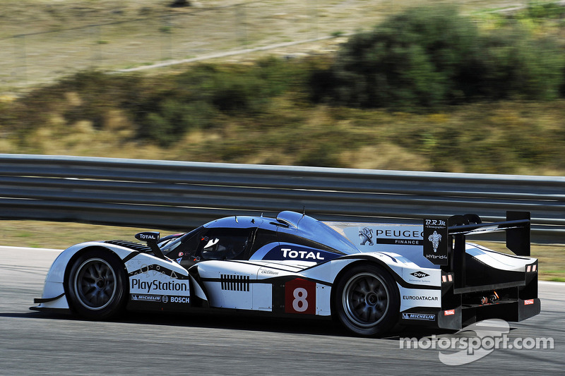 Nicolas Minassian prueba el Peugeot 908 HYbrid4