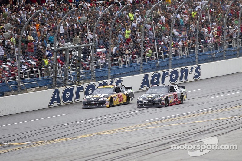 Talladega 2011: Clint Bowyer vs Jeff Burton