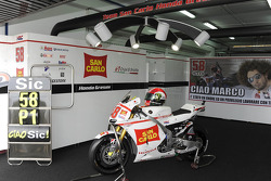 A tribute to Marco Simoncelli in Team Gresini's pit box